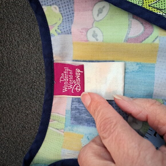 Disney Scrub Uniform Top Womens XS Kermit the Frog V-Neck Go Green Medical Shirt - Picture 3 of 7